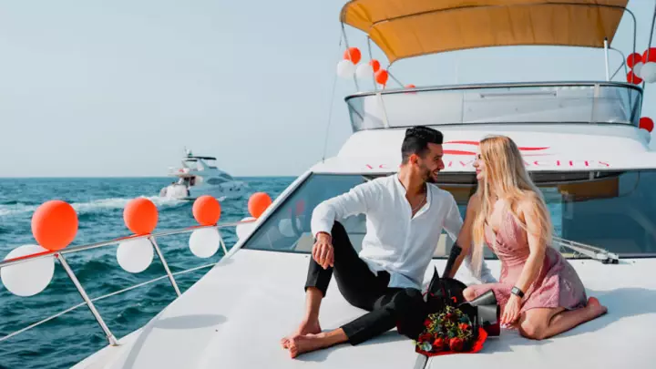 Copy-of-Small-Yacht-Romantic-Set-up