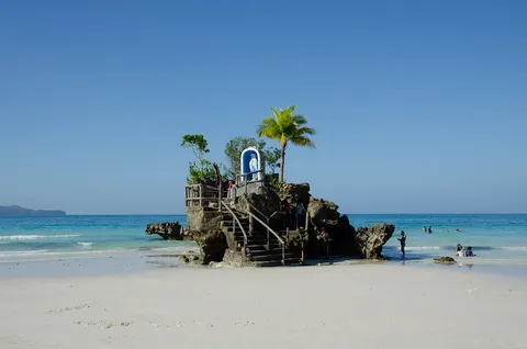 Family Rooms in Boracay Low Cost Hotels, Activities and Transportation