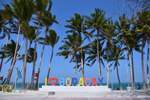 Bulabog Beach Boracay Guide: Best Things to Do, Hotels & Restaurants