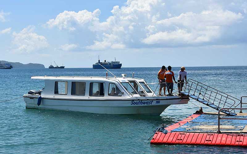 Speedboat arriving at Boracay