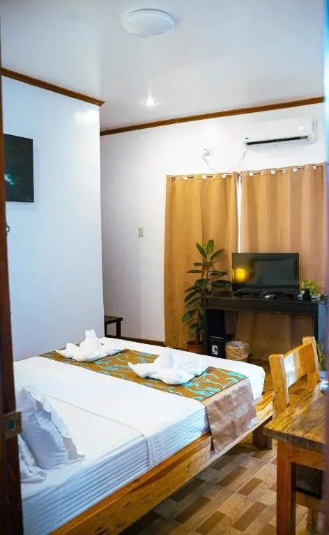 Deluxe Double Room with Balcony at DiveGurus Boracay Beach Resort, Boracay