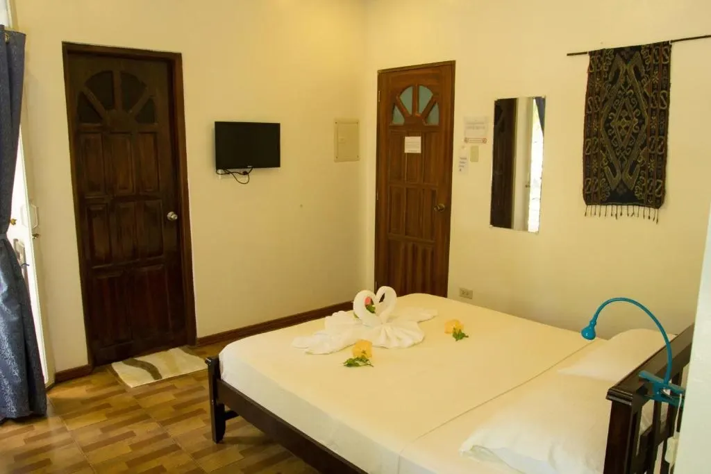 Deluxe Double Room with Balcony at DiveGurus Boracay Beach Resort, Boracay