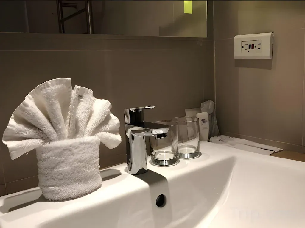 Deluxe King at Ferra Hotel and Garden Suites 3 stars out of 5, Boracay