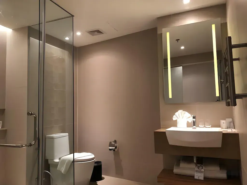 Deluxe King at Ferra Hotel and Garden Suites 3 stars out of 5, Boracay
