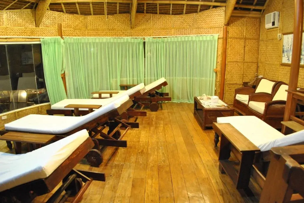 Surfside Boracay Resort and Spa, Boracay — Photo 27