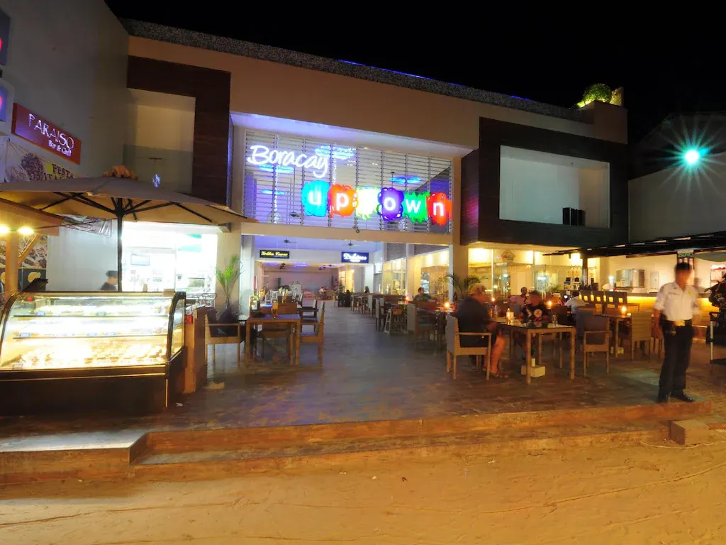 Boracay Uptown Hotel, Balabag, Boracay — Photo 14