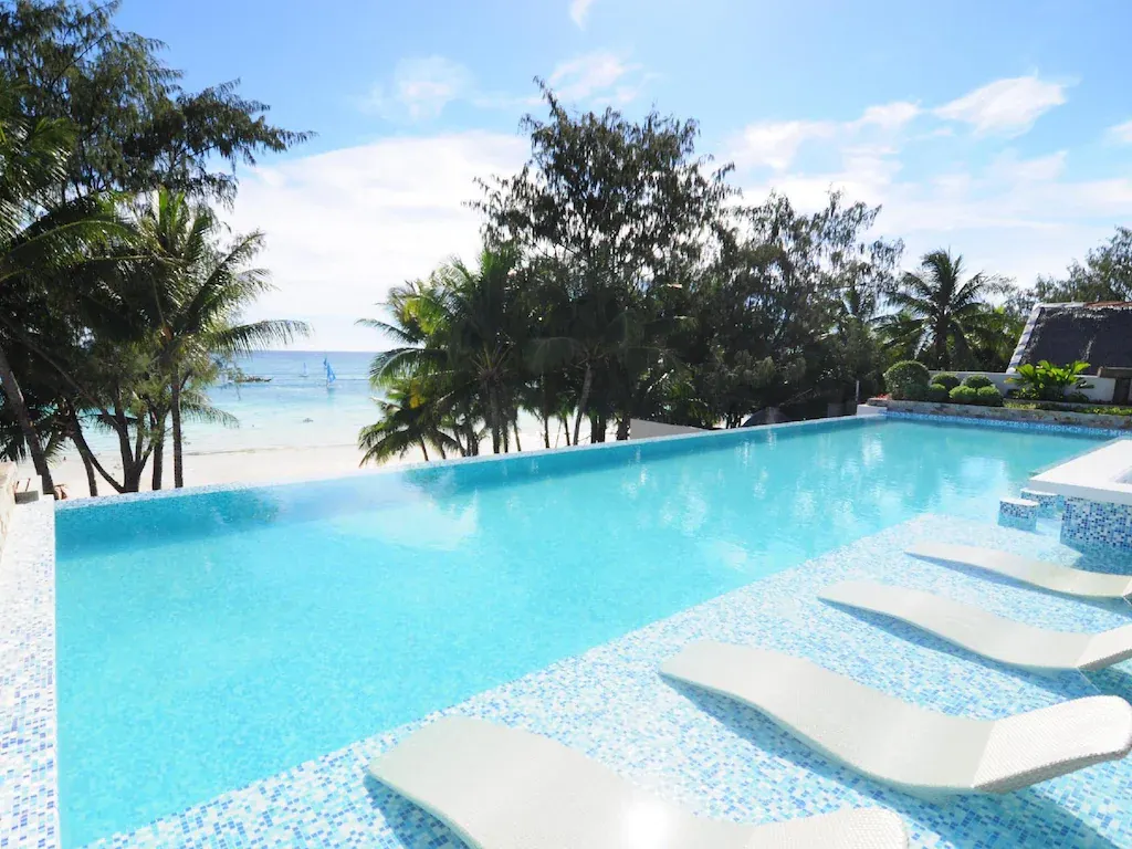 Boracay Uptown Hotel, Balabag, Boracay — Photo 13