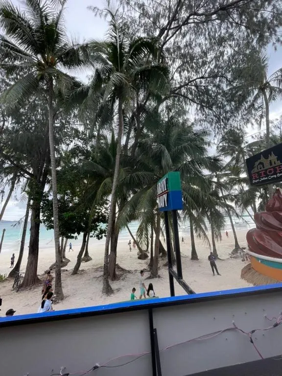 Boracay Coco Huts, Boracay — Photo 12