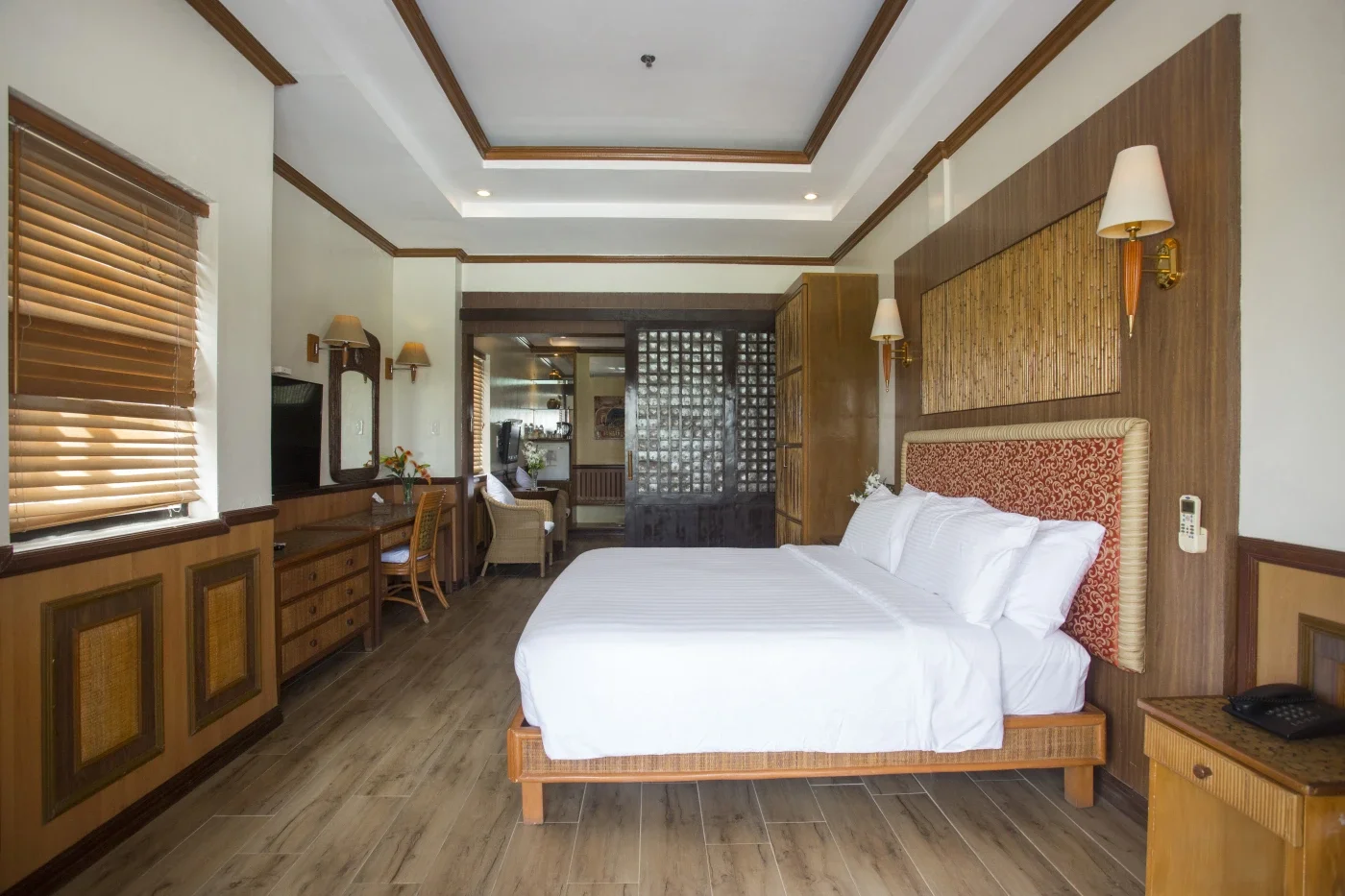 Suite Pool View
