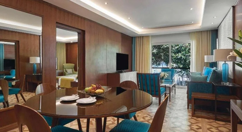 Junior King Suite