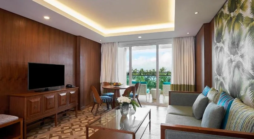 Premier King Suite