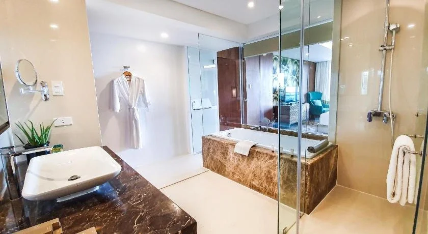 Premier King Suite