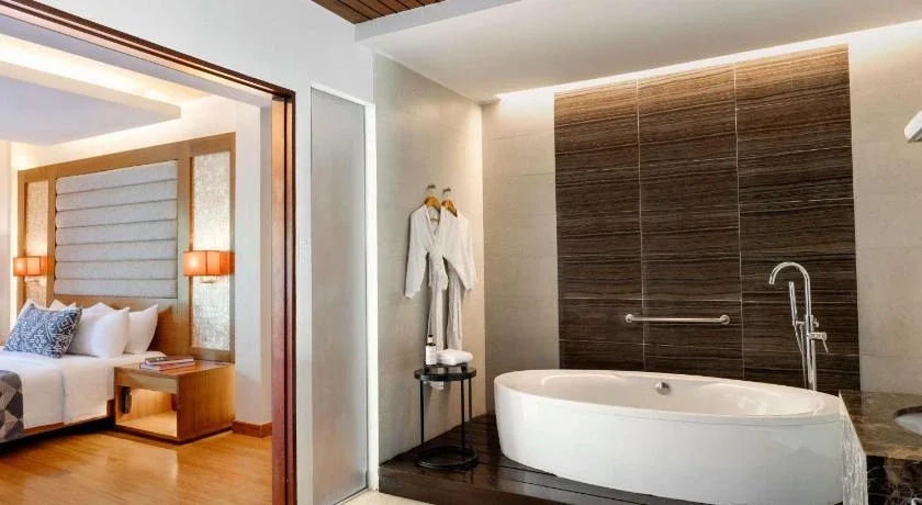 Junior King Suite