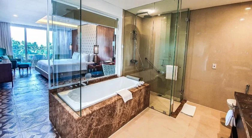 Premier King Suite