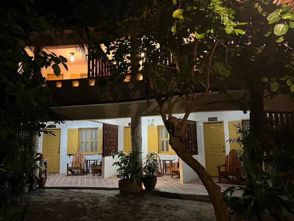 Wind Riders Inn and Cafe, Balabag, Boracay — Photo 2