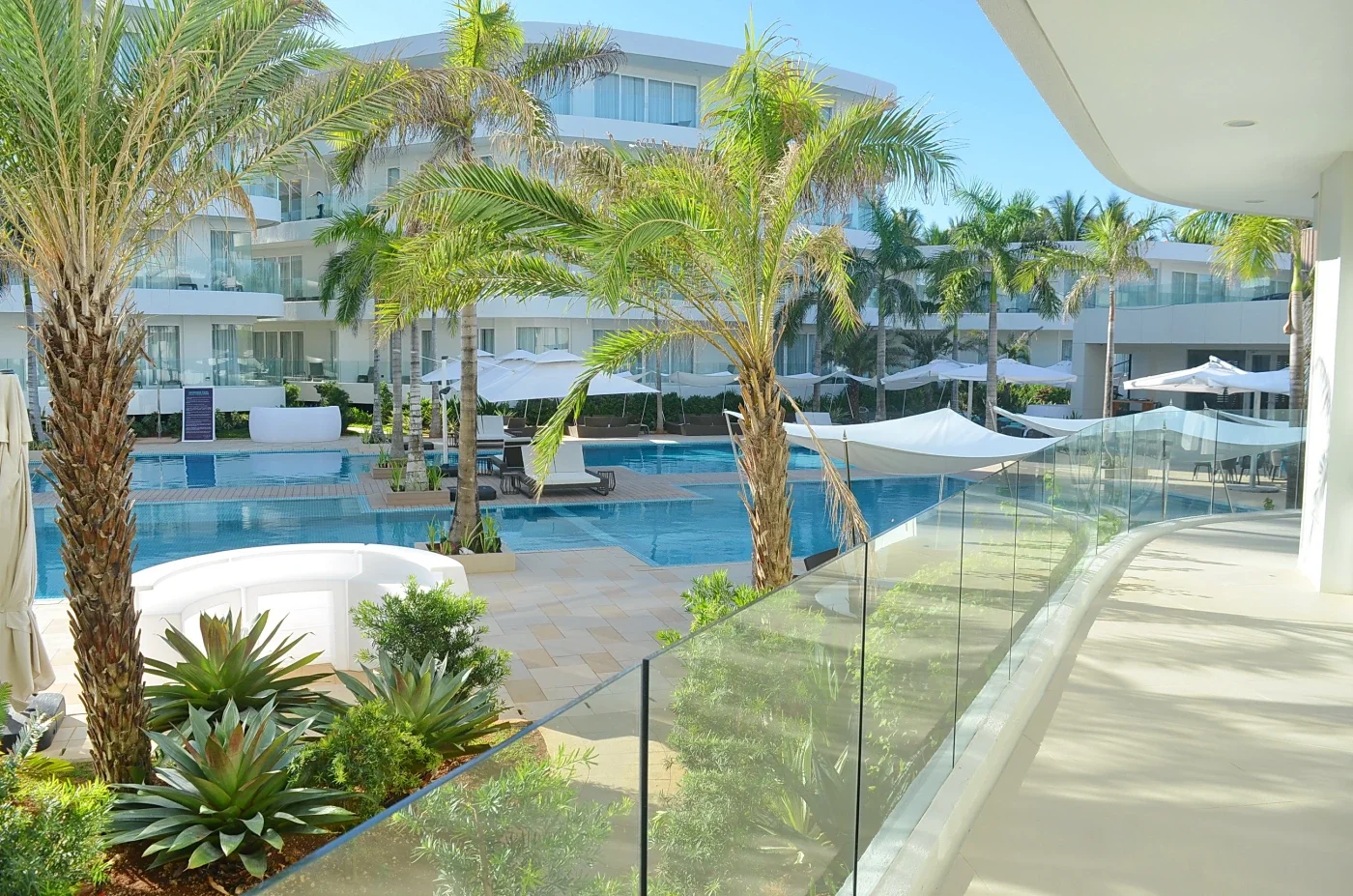 Premier Suite One Bedroom Pool View with Bathtub