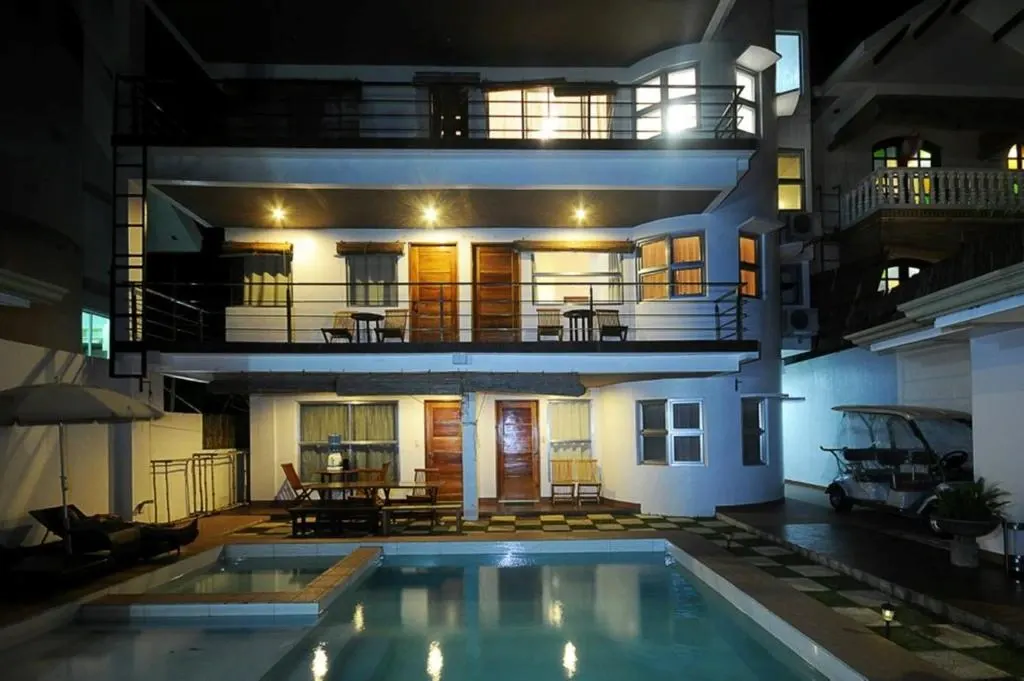 Bluewaves Westcliff Villa, Boracay — Photo 2