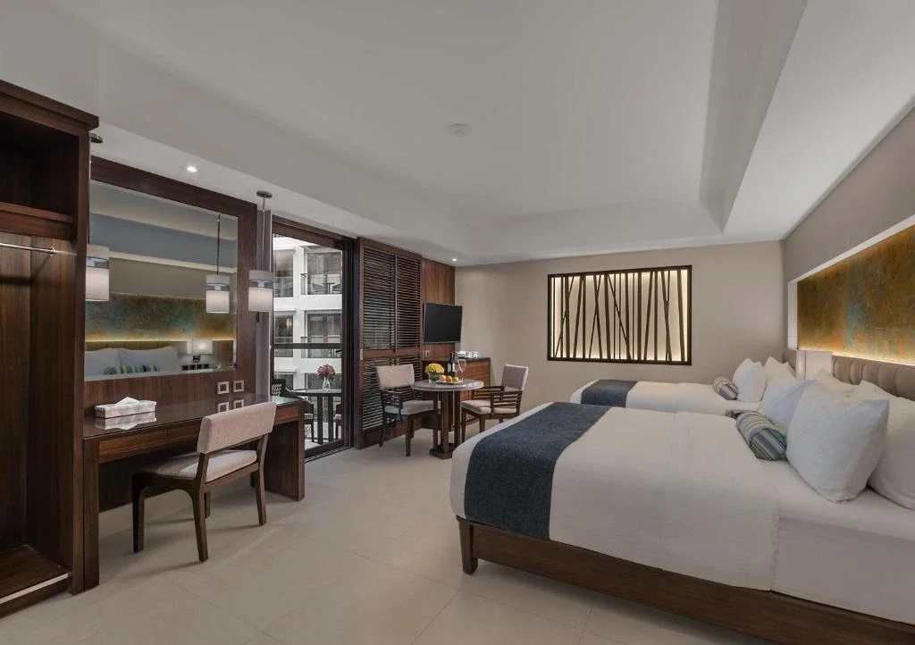 Deluxe Premium Room East Wing - Main Road Side