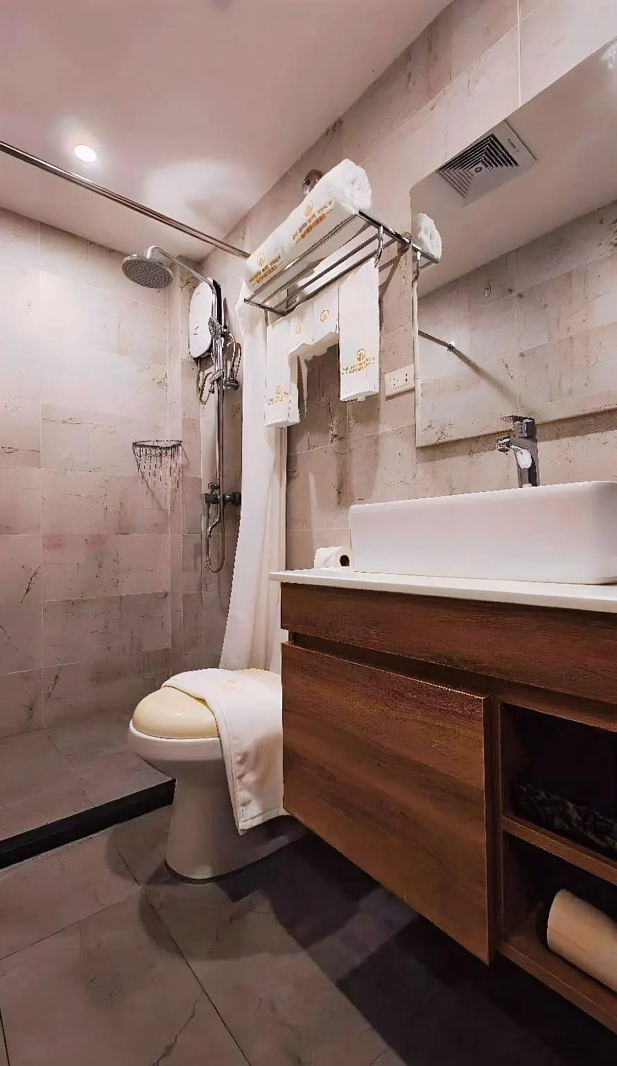 Deluxe Room Double at Erus Suites Hotel Boracay, Boracay