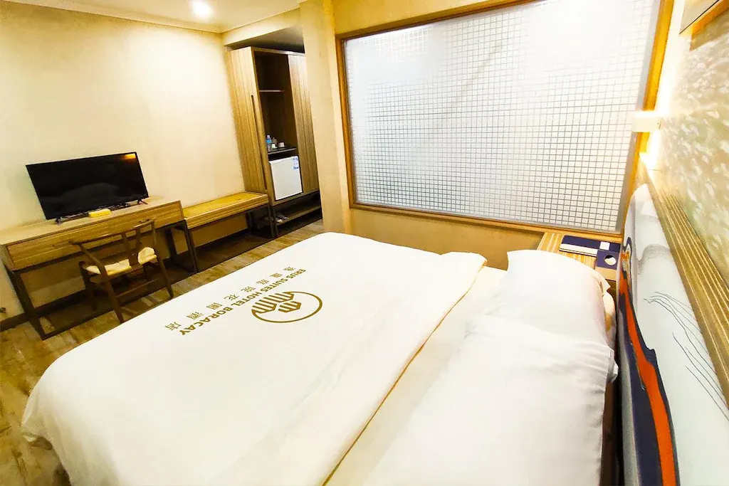 Deluxe Room at Erus Suites Hotel Boracay, Boracay