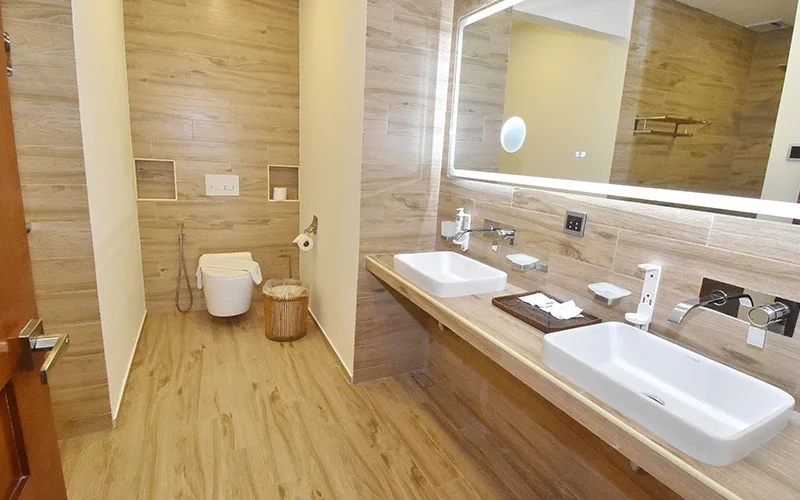 Honeymoon Suite