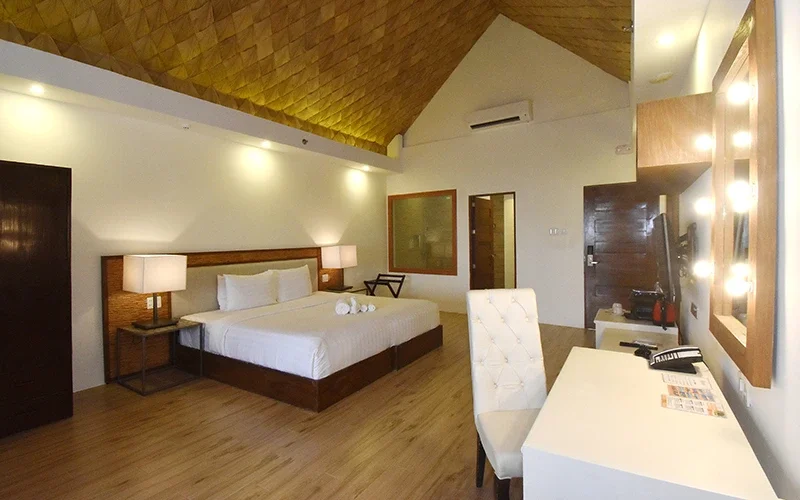 Honeymoon Suite