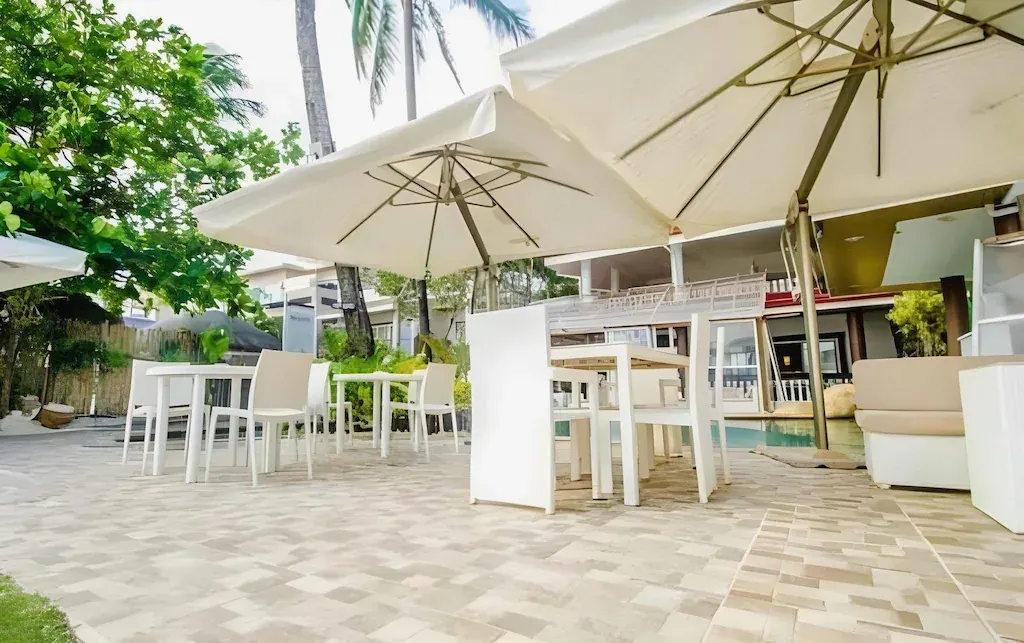 White House Beach Resort, Balabag, Boracay — Photo 6