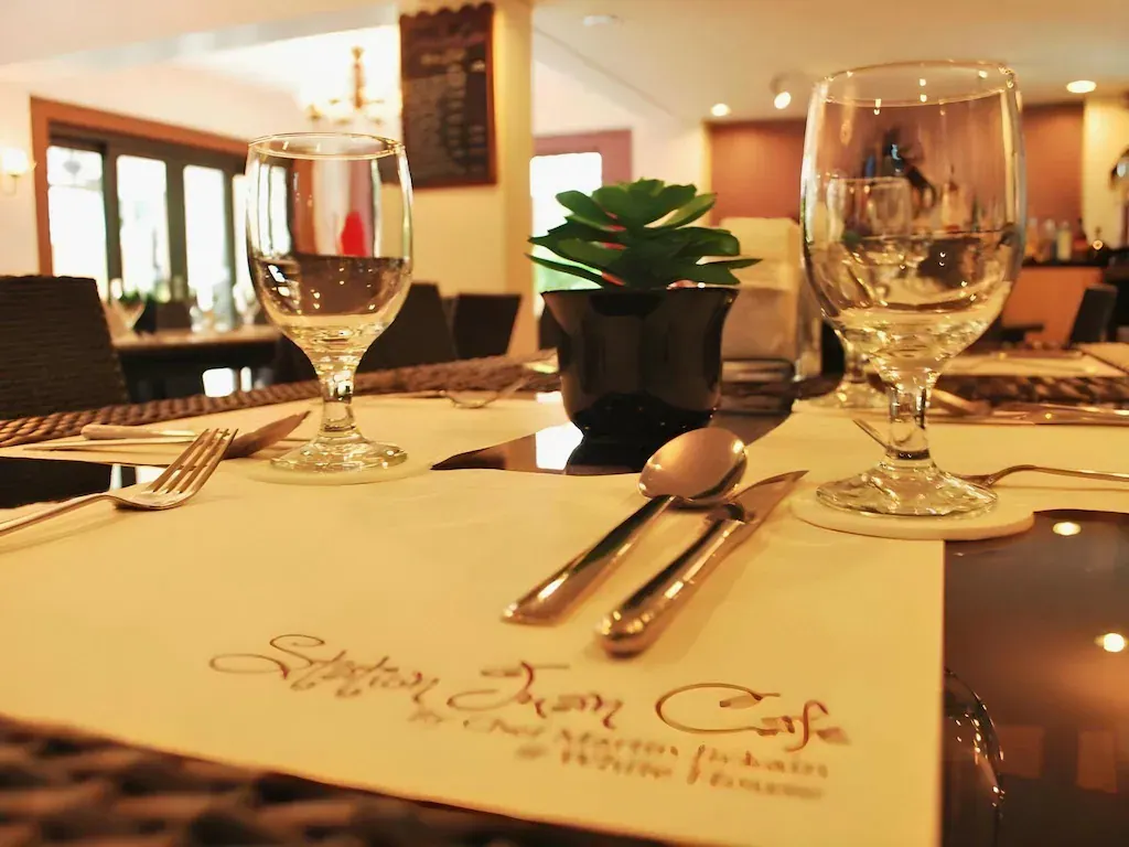 White House Beach Resort, Balabag, Boracay — Photo 4