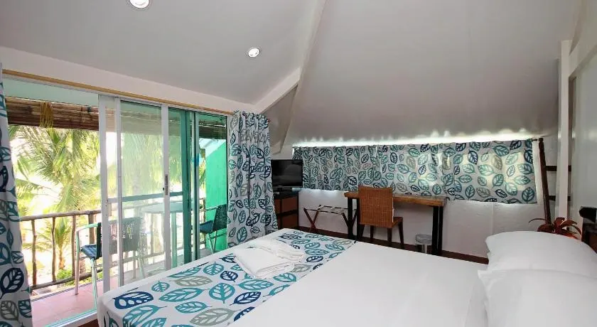 Deluxe Double Room at Bluewaves Beach House, Boracay