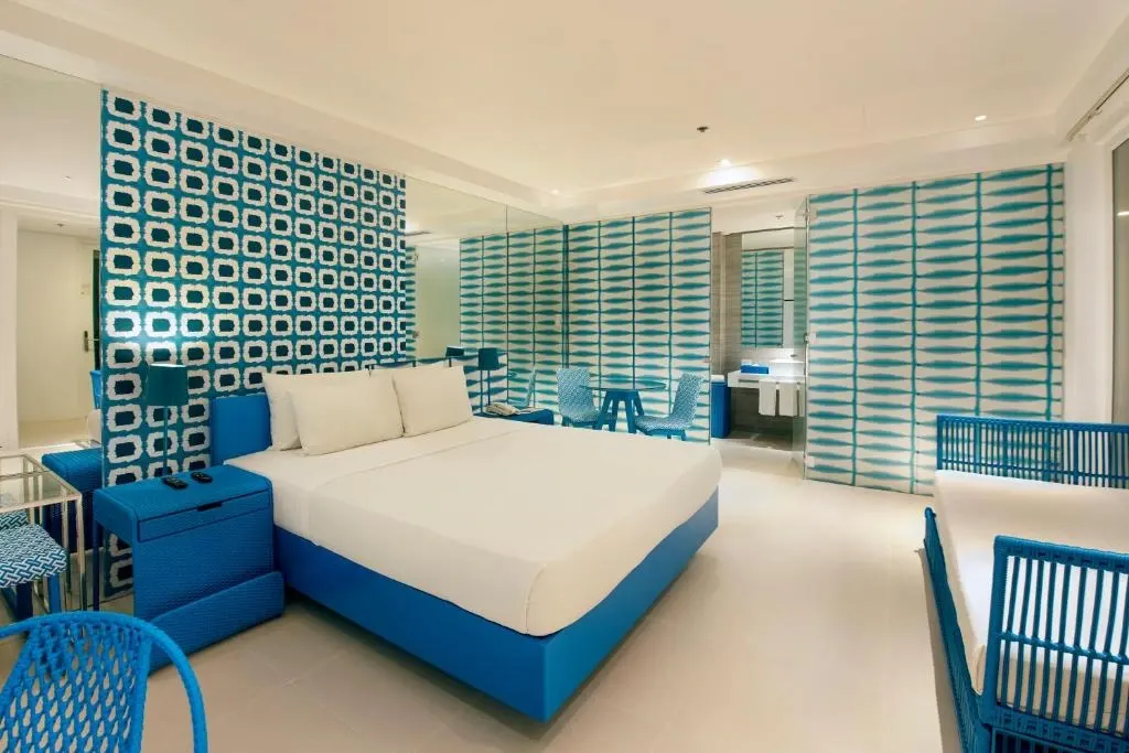 Superior King at Astoria Current, Boracay
