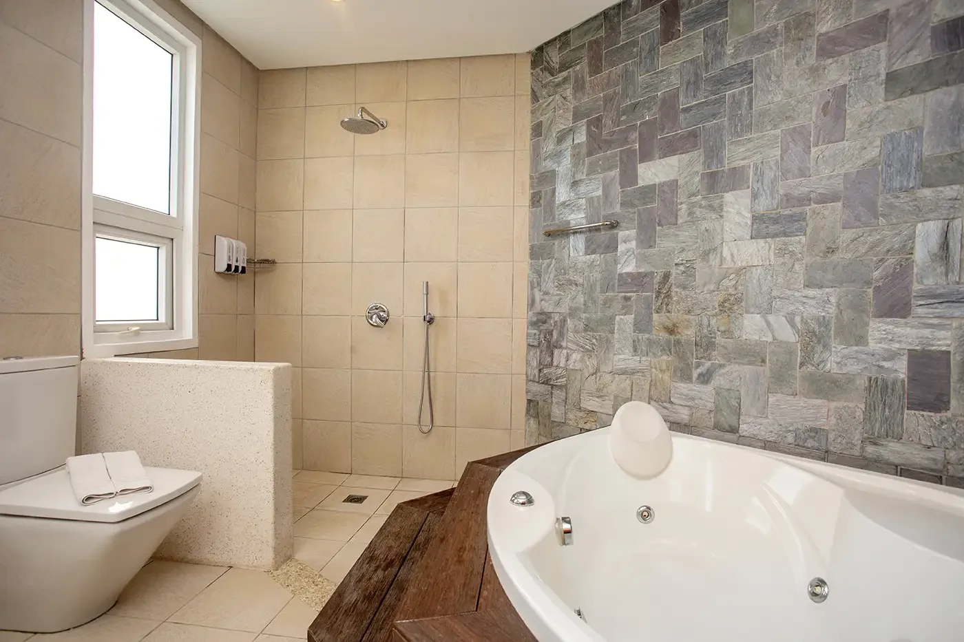 2 Bedroom Oceanview Executive - Jacuzzi
