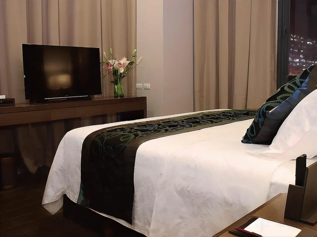 Deluxe Room King at Golden Phoenix Hotel Boracay, Boracay