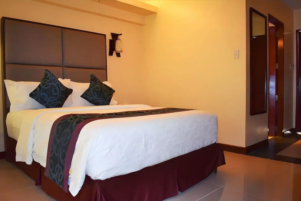Deluxe Room Queen at Golden Phoenix Hotel Boracay, Boracay