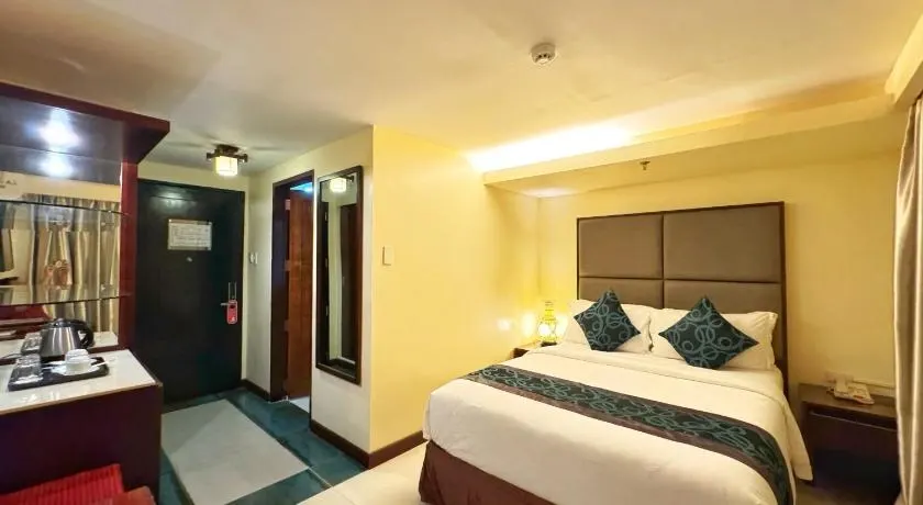 Deluxe Room Queen at Golden Phoenix Hotel Boracay, Boracay