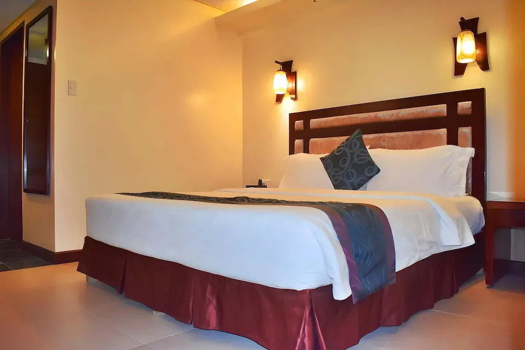 Deluxe Room King at Golden Phoenix Hotel Boracay, Boracay