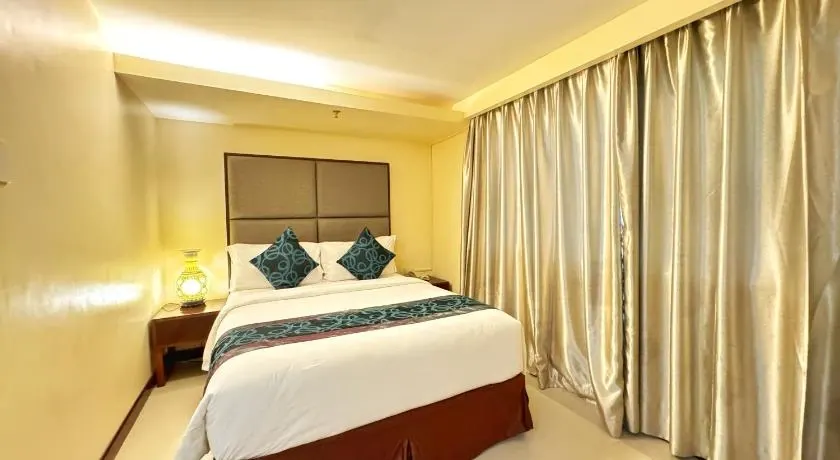 Deluxe Room Queen at Golden Phoenix Hotel Boracay, Boracay