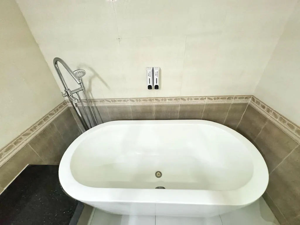 Yapak Suite at Golden Phoenix Hotel Boracay, Boracay