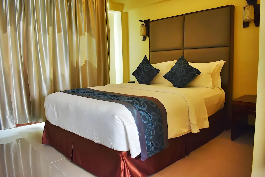 Deluxe Room Queen at Golden Phoenix Hotel Boracay, Boracay