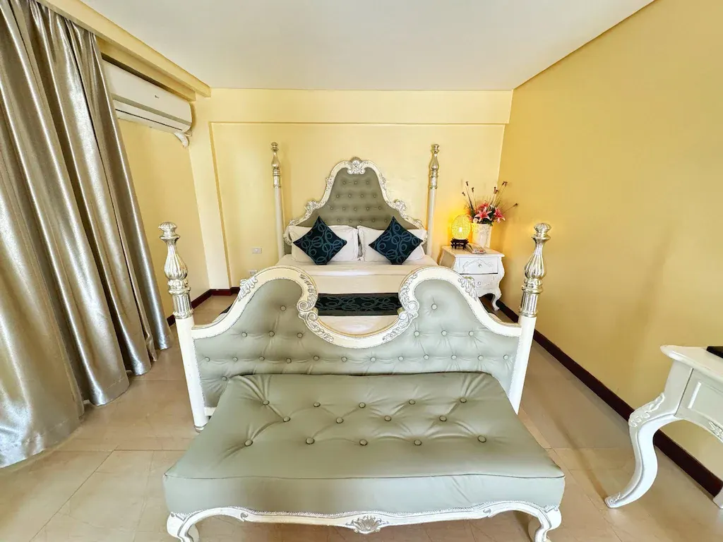 Yapak Suite at Golden Phoenix Hotel Boracay, Boracay