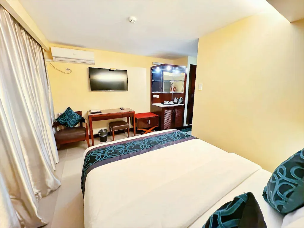 Deluxe Room Queen at Golden Phoenix Hotel Boracay, Boracay