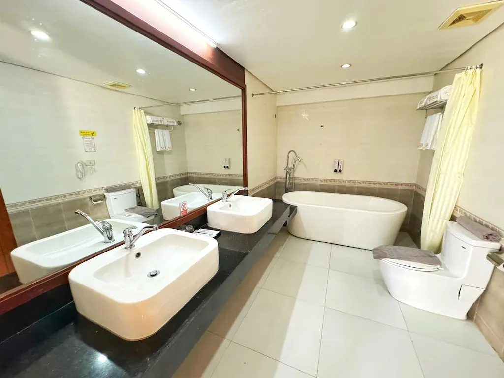 Yapak Suite at Golden Phoenix Hotel Boracay, Boracay
