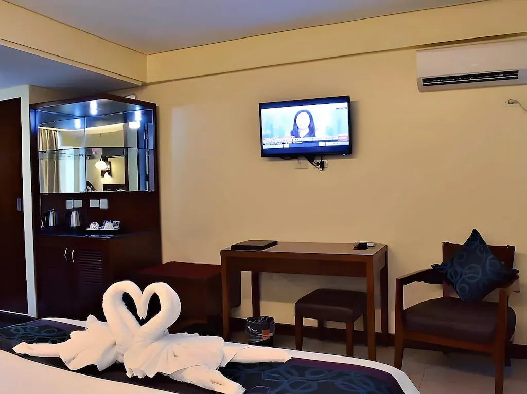 Deluxe Room King at Golden Phoenix Hotel Boracay, Boracay