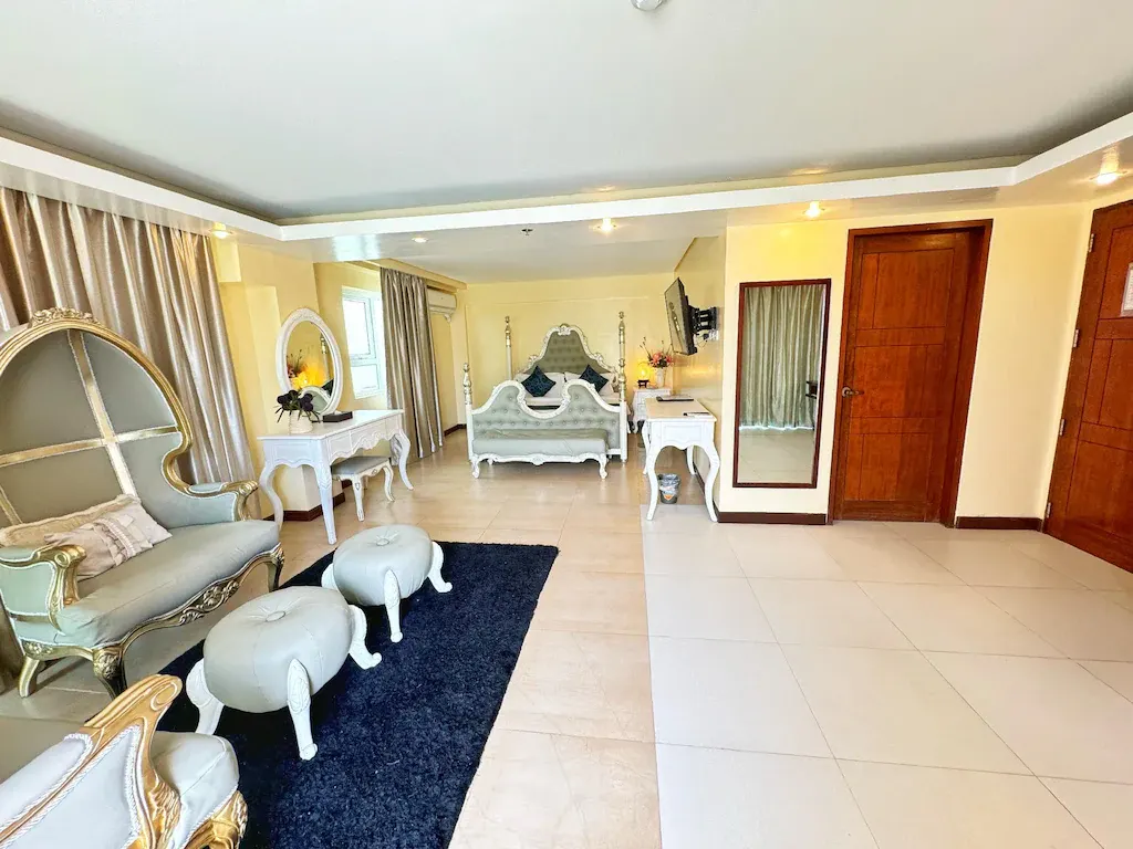 Yapak Suite at Golden Phoenix Hotel Boracay, Boracay