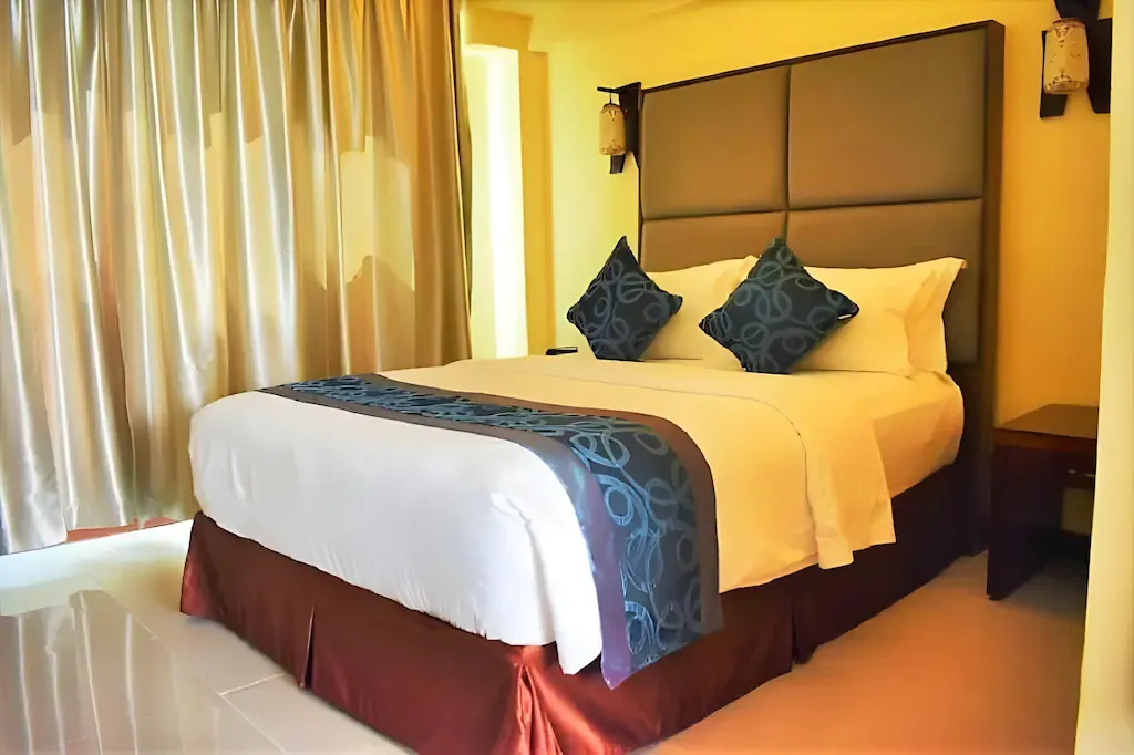 Deluxe Room Twin at Golden Phoenix Hotel Boracay, Boracay
