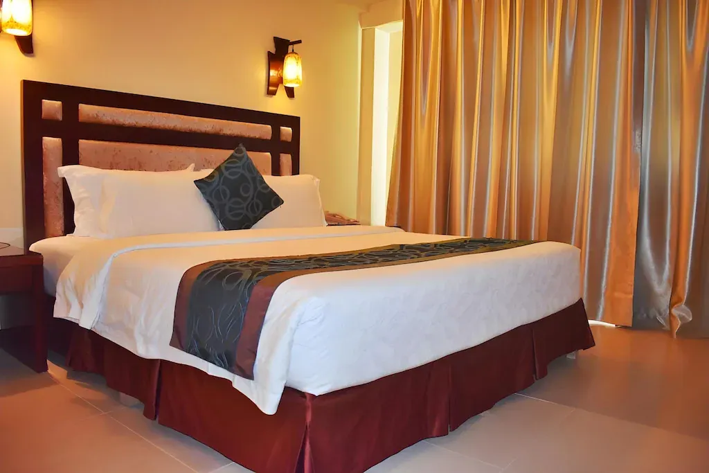 Deluxe Room King at Golden Phoenix Hotel Boracay, Boracay