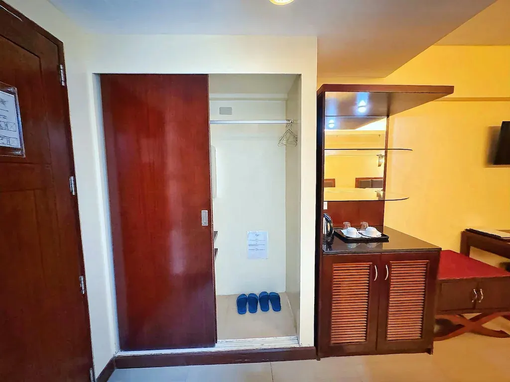 Deluxe Room Queen at Golden Phoenix Hotel Boracay, Boracay