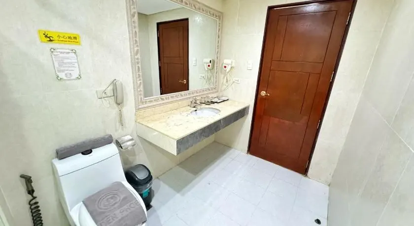 Quadruple Family Room at Golden Phoenix Hotel Boracay, Boracay