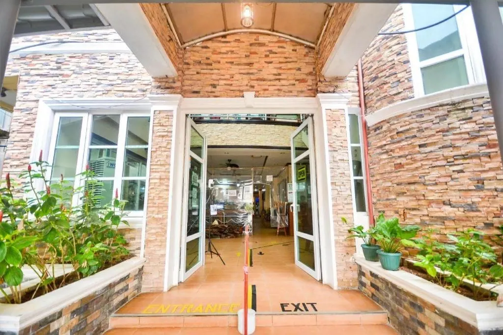 Boracay Breeze Resort, Boracay — Photo 1