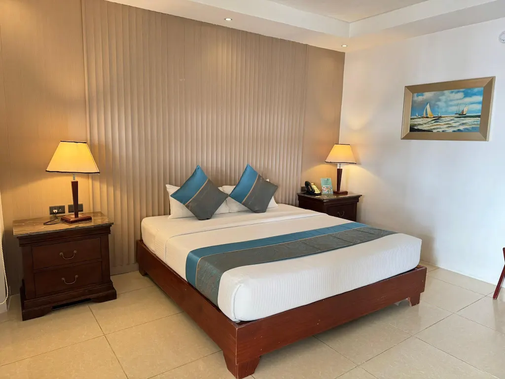 Deluxe King at Boracay Summer Palace Resort, Boracay