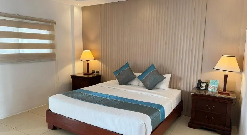 Deluxe King at Boracay Summer Palace Resort, Boracay